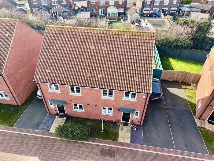 3 Bedroom Semi Detached House For Sale In Manor Park Drive, Pontefract, WF8