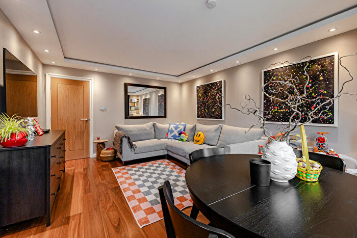 2 Bedroom Flat For Sale In Flat St. Theresa Court, London, E4