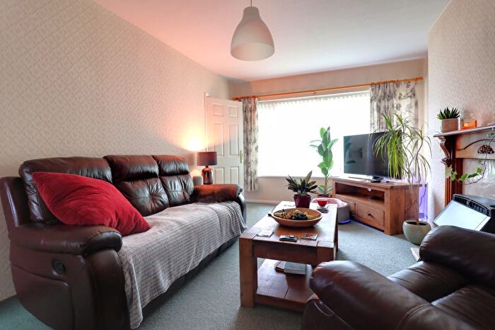 3 Bedroom Semi-Detached House For Sale In Wordsworth Avenue, Castle Ridge, Stafford, ST17