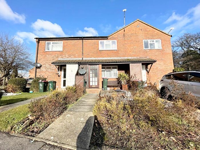 1 Bedroom Terraced House To Rent In Treeview, Tollgate Hill, RH11