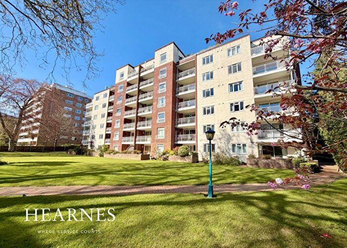 2 Bedroom Apartment For Sale In Lindsay Road, Poole, BH13