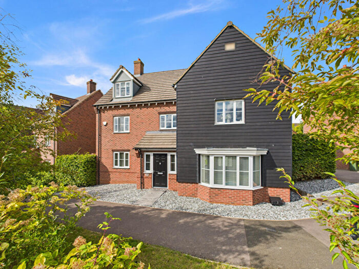 6 Bedroom Detached House For Sale In Chiltern View, Chinnor, Oxfordshire, OX39
