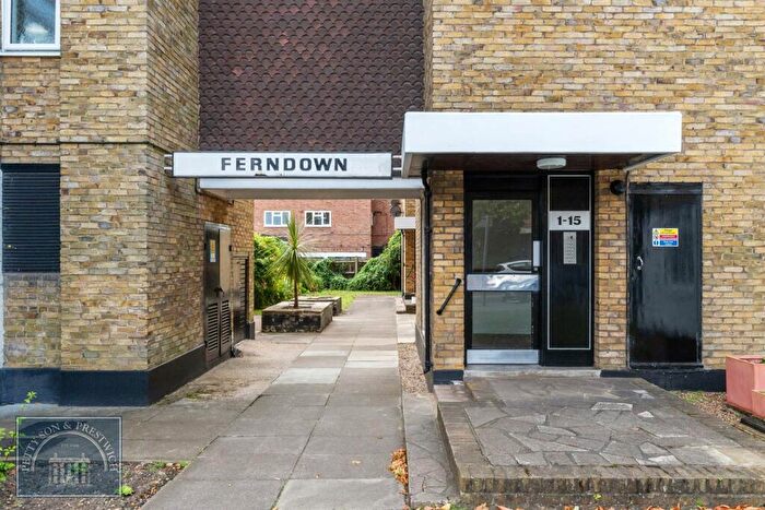 2 Bedroom Apartment To Rent In Woodford Road, South Woodford, E18