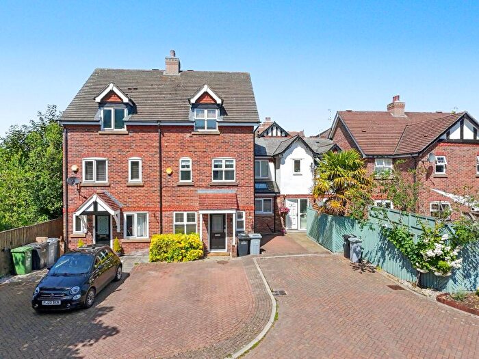 3 Bedroom Town House To Rent In Arderne Place, Alderley Edge, SK9