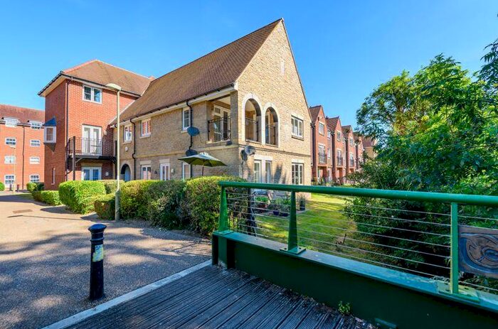 1 Bedroom Ground Flat To Rent In Thames View, Abingdon, OX14