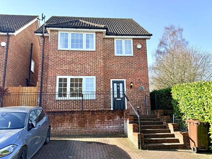 4 Bedroom Detached House For Sale In Clarendon Drive, Rochester, ME2