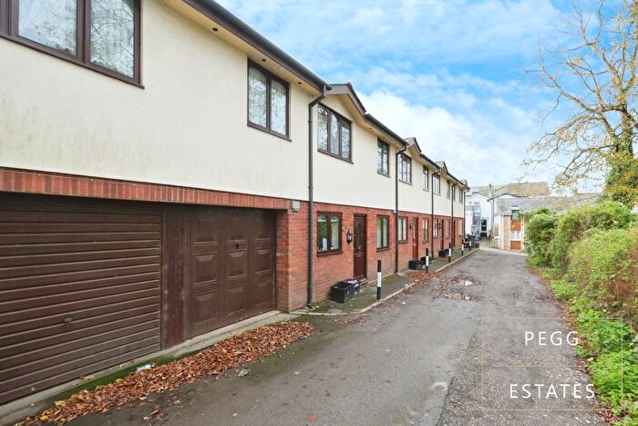 2 Bedroom Flat For Sale In Gable Park, Torquay, TQ1