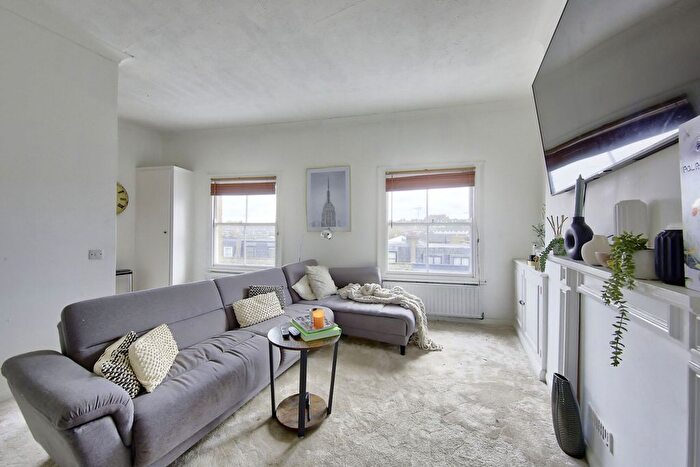 1 Bedroom Flat To Rent In Old York Road, London, SW18