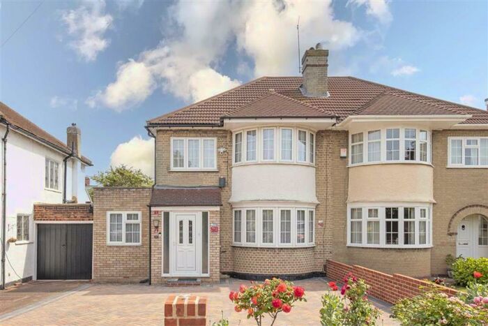 4 Bedroom Semi-Detached House To Rent In Scotsdale Road, Lee, SE12