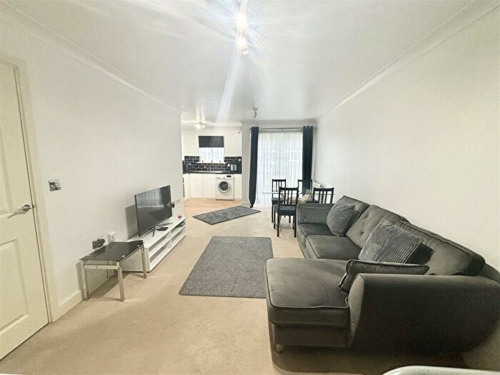 2 Bedroom Flat For Sale In Gower Place, Fleming Road, Chafford Hundred, RM16