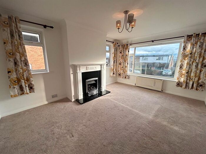5 Bedroom Semi-Detached House To Rent In Chantry Road, East Ayton, Scarborough, YO13