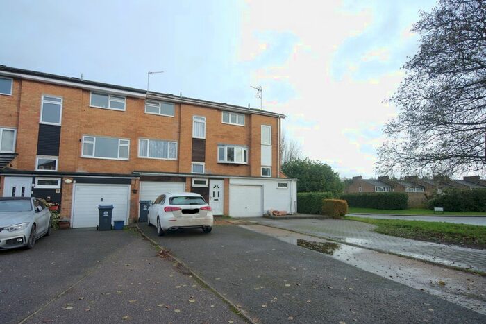 3 Bedroom Town House To Rent In Vicarage Road, Buntingford SG9