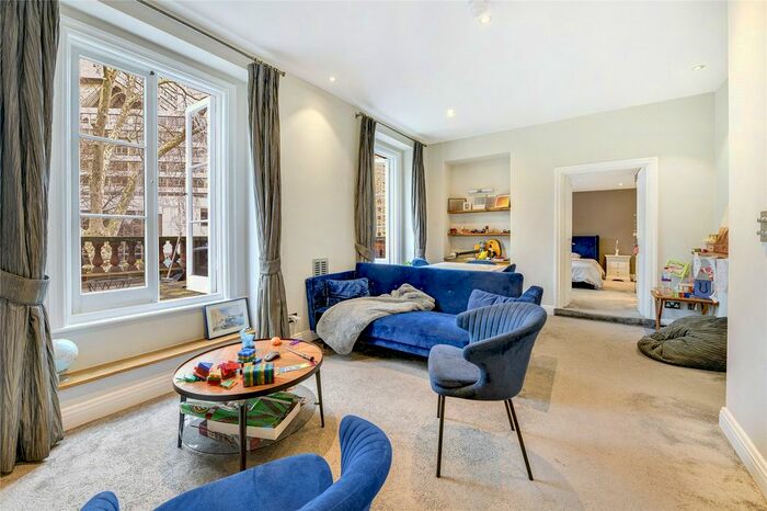 2 Bedroom Flat To Rent In Courtfield Road, South Kensington, London, SW7