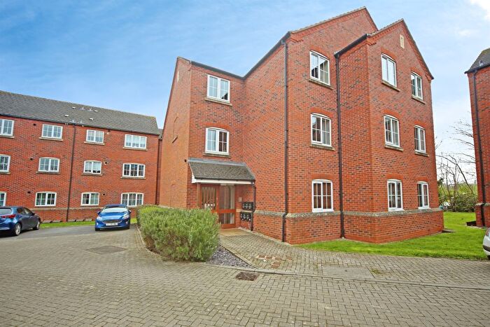 2 Bedroom Flat For Sale In Brookfield Court, Stratford-Upon-Avon, CV37