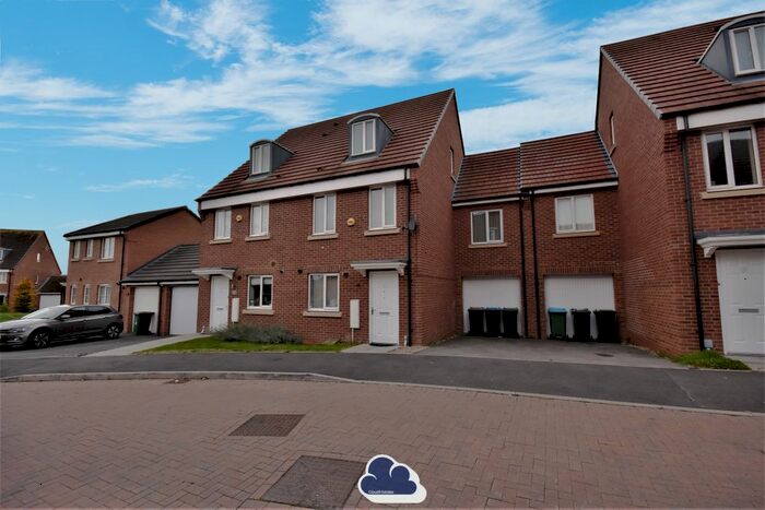 4 Bedroom Semi-Detached House To Rent In Signals Drive, Coventry, CV3