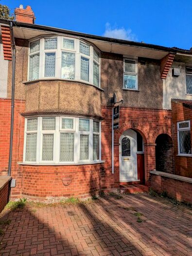 3 Bedroom Terraced House To Rent In Trinity Road, Luton, LU3