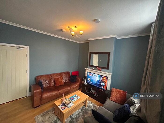 2 Bedroom Terraced House To Rent In Gedling Road, Nottingham, NG5