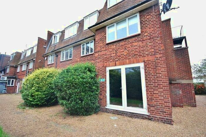 2 Bedroom Apartment To Rent In Victoria Road, Romford, RM1