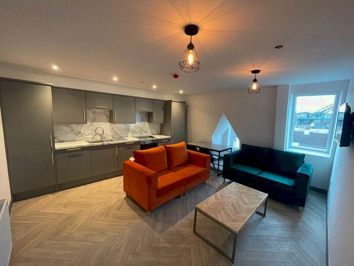 4 Bedroom Flat To Rent In Bridge View House, City Road, Newcastle Upon Tyne, NE1