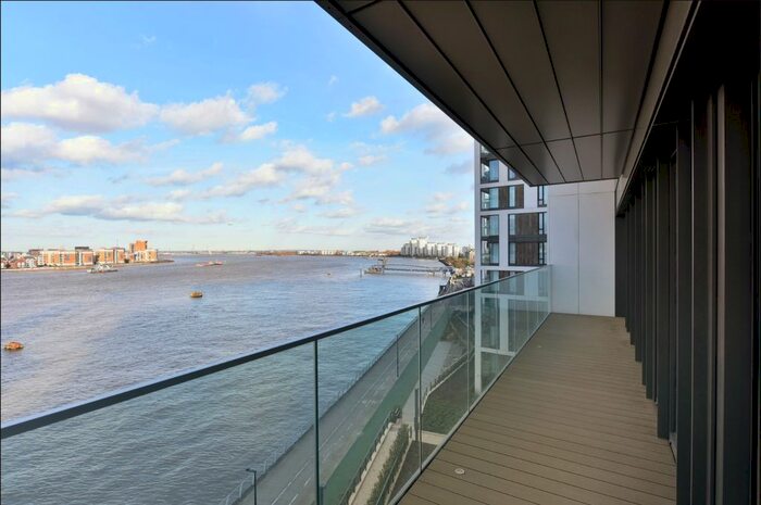 2 Bedroom Flat For Sale In Duke Of Wellington Avenue, SE18