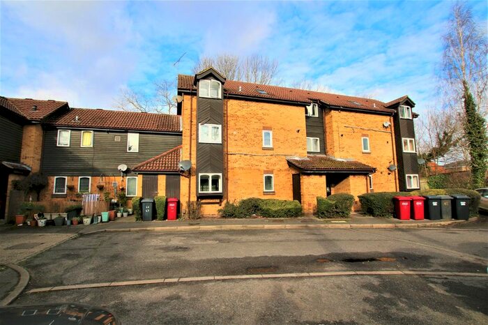 1 Bedroom Flat To Rent In Albany Park, Colnbrook, Slough SL3