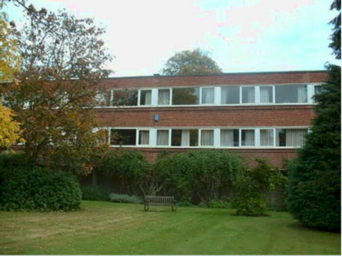 3 Bedroom Flat To Rent In Gilmerton Court, Cambridge, CB2