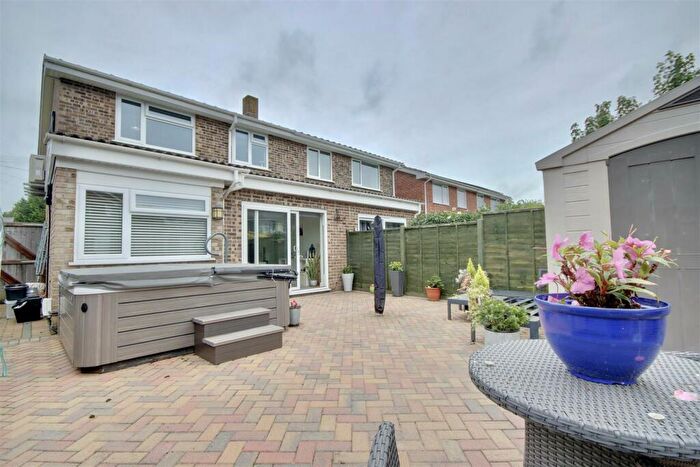 4 Bedroom House For Sale In Severn Close, Portchester, PO16