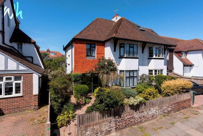 3 Bedroom Semi-Detached House To Rent In St. Keyna Avenue, Hove, BN3