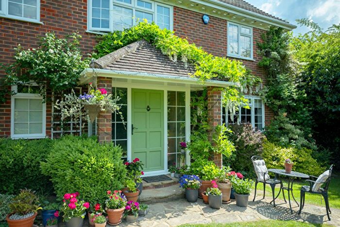 4 Bedroom Detached House For Sale In Dorking Road, Horsham, RH12