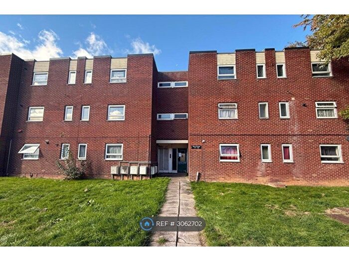 2 Bedroom Flat To Rent In Beaconsfield, Telford, TF3