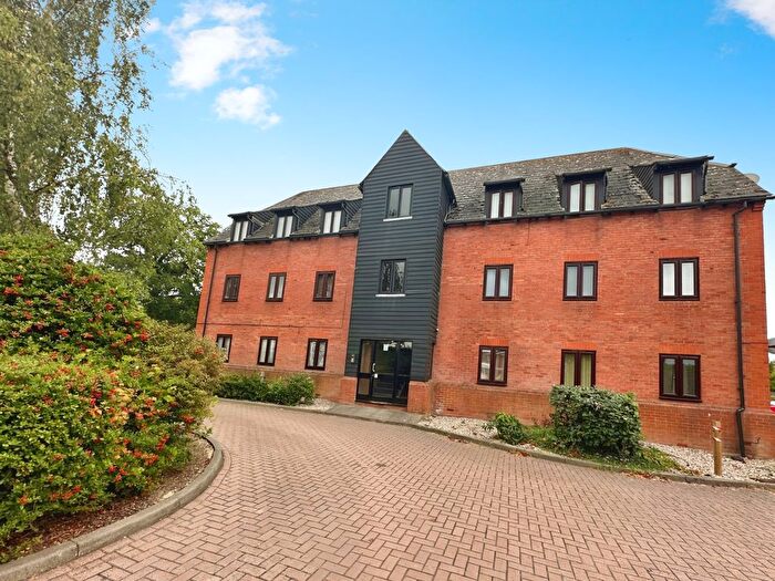 2 Bedroom Flat To Rent In Canvey Walk, North Springfield, CM1