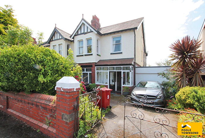4 Bedroom Semi-Detached House For Sale In Furness Park Road, Barrow-in-furness, LA14