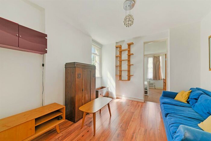 1 Bedroom Flat To Rent In Torriano Avenue, Kentish Town, NW5