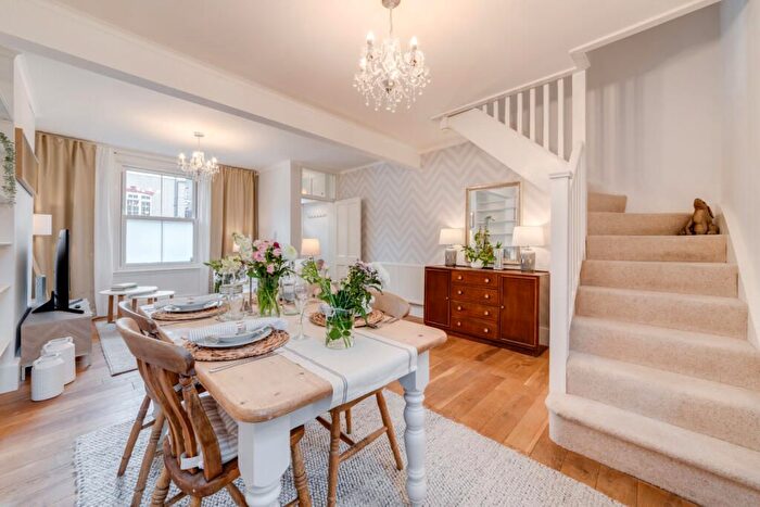 2 Bedroom Terraced House To Rent In Harbinger Road, London, E14