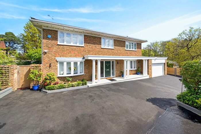 4 Bedroom Detached House For Sale In Robin Hill Drive, Camberley, GU15
