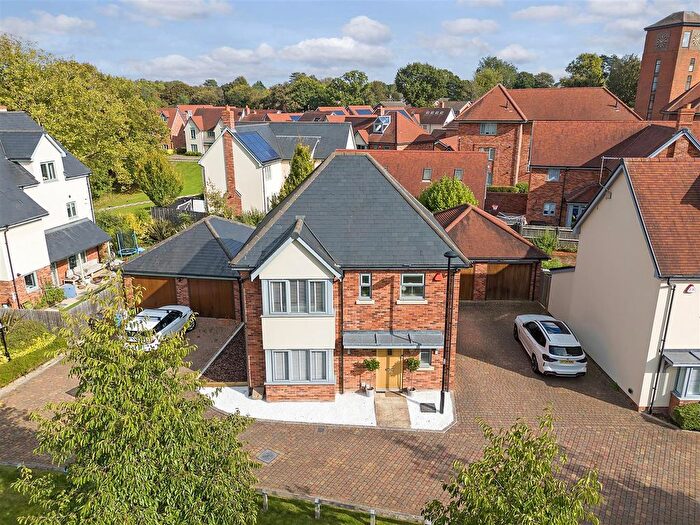 3 Bedroom Detached House For Sale In Magnolia Crescent, Great Warley, Brentwood, CM13