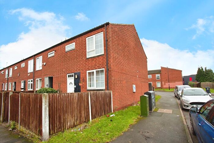 3 Bedroom End Of Terrace House For Sale In Stovin Drive, Sheffield, South Yorkshire, S9