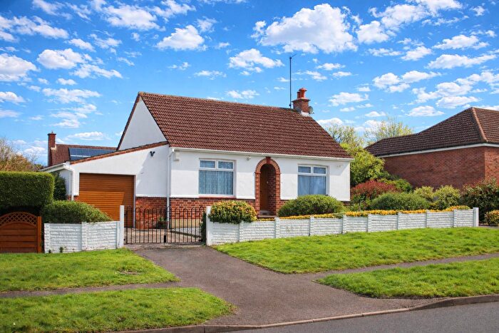 2 Bedroom Detached Bungalow For Sale In Bradwell Road, Loughton, Milton Keynes, MK5