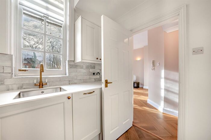 1 Bedroom Flat To Rent In Compayne Gardens, South Hampstead, London, NW6