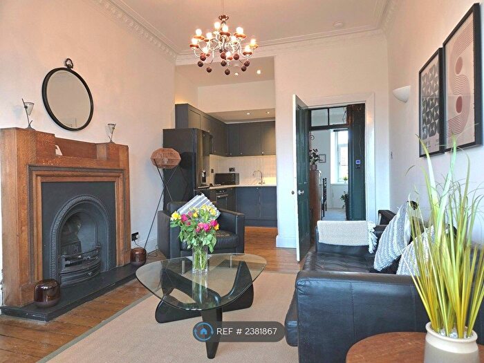 2 Bedroom Flat To Rent In Kingarth Street, Glasgow, G42