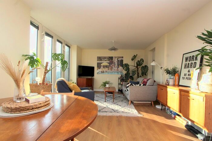 1 Bedroom Flat To Rent In Boulevard House, Fortis Green, East Finchley, N2