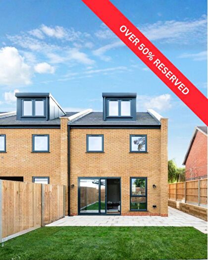 4 Bedroom Terraced House For Sale In Rowan Road, Streatham, SW16