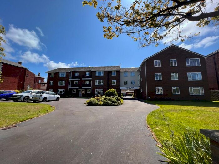 2 Bedroom Apartment To Rent In Thornton House, - Queens Road, Southport, Merseyside, PR9