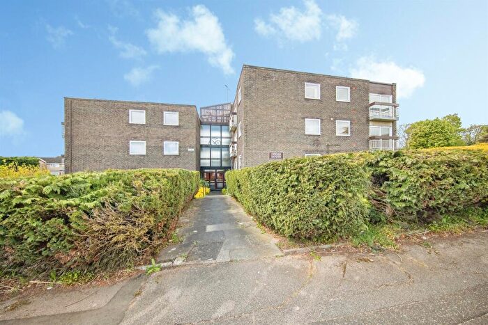 2 Bedroom Flat For Sale In Heatherhayes, Ipswich, IP2