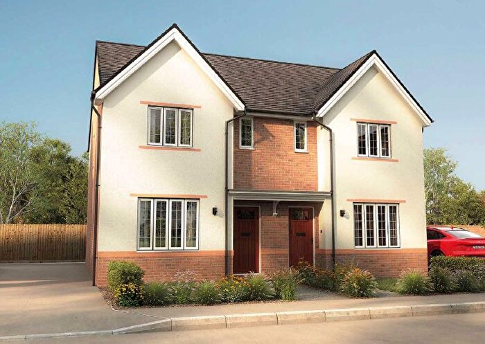 3 Bedroom Semi-Detached House For Sale In Maple Drive, Somerton, TA11