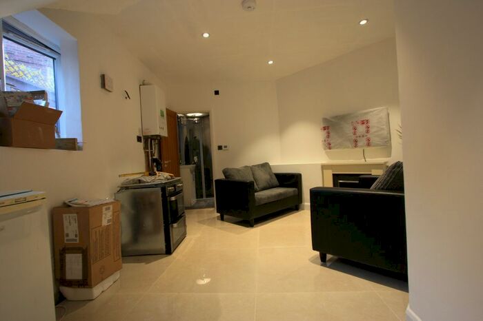 2 Bedroom Flat To Rent In Malmsbury Rd, Morden, SM4