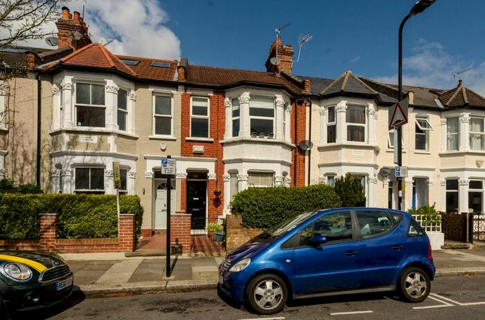 2 Bedroom Flat To Rent In Carlyle Road, Ealing, London, W5