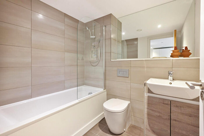 2 Bedroom Apartment To Rent In The Lansdowne, Hagley Road, Birmingham, B16