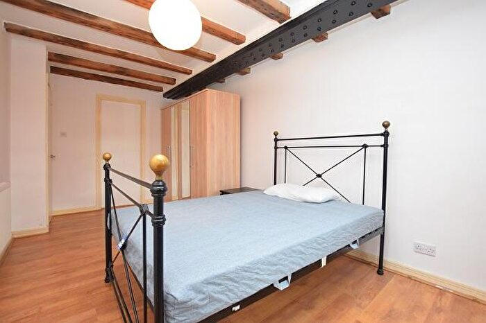 2 Bedroom Apartment To Rent In The Warehouse, Victoria Quays, S2