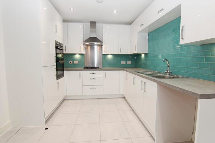 3 Bedroom Terraced House To Rent In Manchester, M40